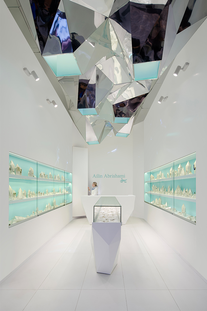 در ستایش آب و آینه